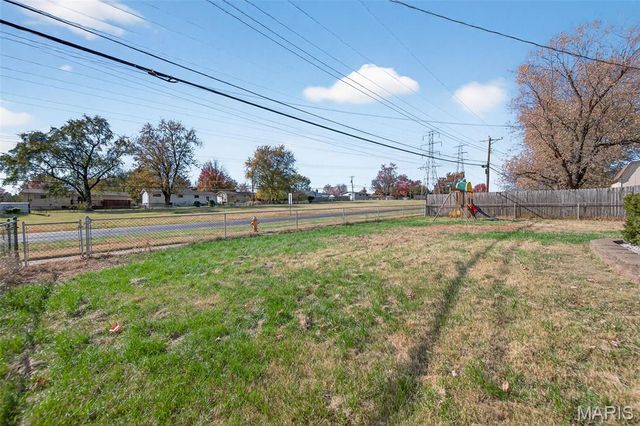 1370 Madison Lane, Florissant, MO 63031