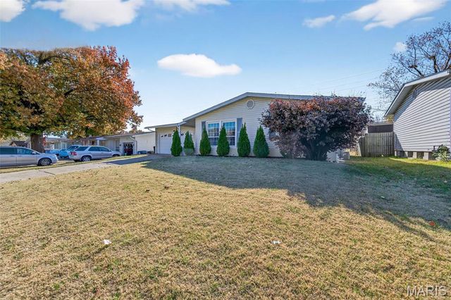 1370 Madison Lane, Florissant, MO 63031