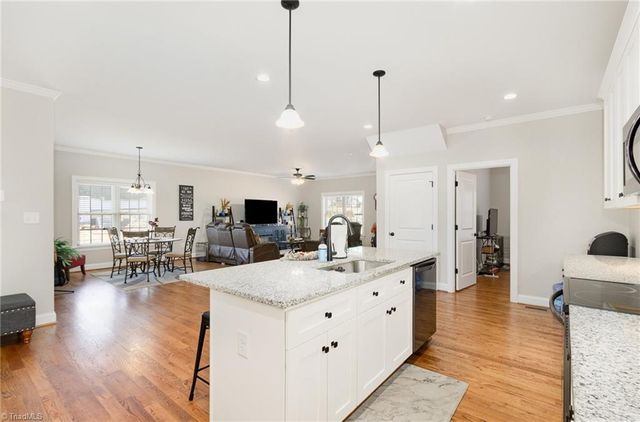 933 Arrowhead Court, Mebane, NC 27302