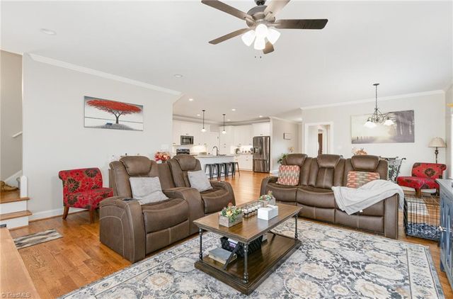 933 Arrowhead Court, Mebane, NC 27302