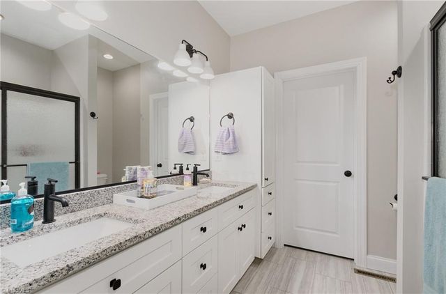 933 Arrowhead Court, Mebane, NC 27302