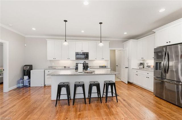 933 Arrowhead Court, Mebane, NC 27302