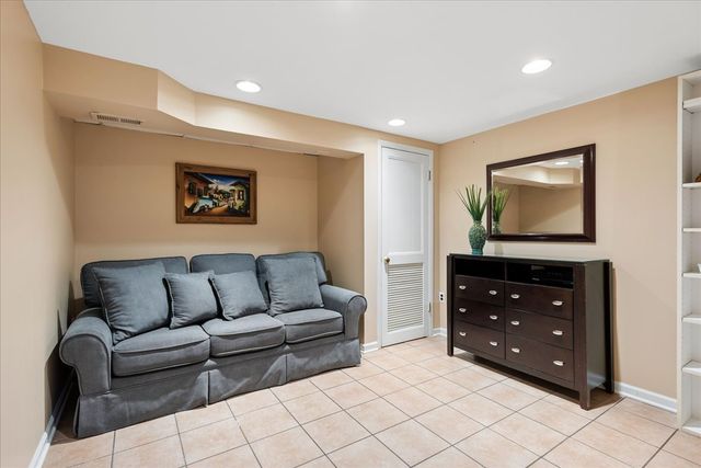 9121 Harlem Avenue, Morton Grove, IL 60053