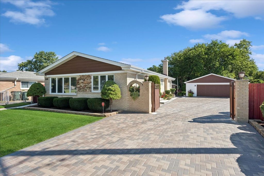 9121 Harlem Avenue, Morton Grove, IL 60053 — photo 2