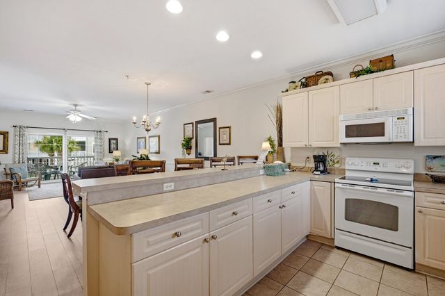 4895 Luster Leaf Cir Apt 203, Myrtle Beach, SC 29577