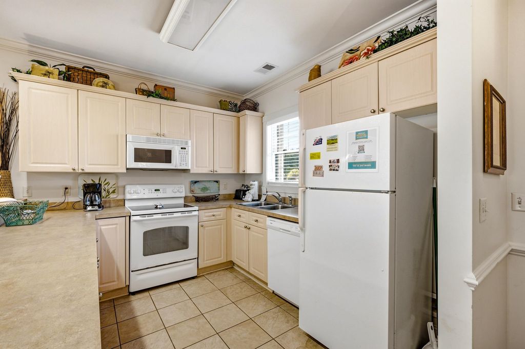 4895 Luster Leaf Cir Apt 203, Myrtle Beach, SC 29577 — photo 5