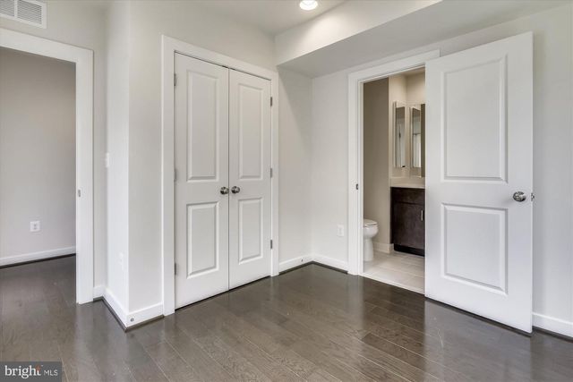 8060 RED HOOK ST, Rockville, MD 20855