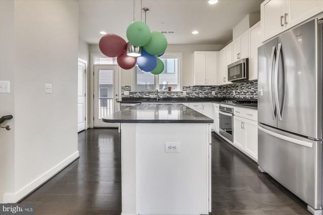 8060 RED HOOK ST, Rockville, MD 20855