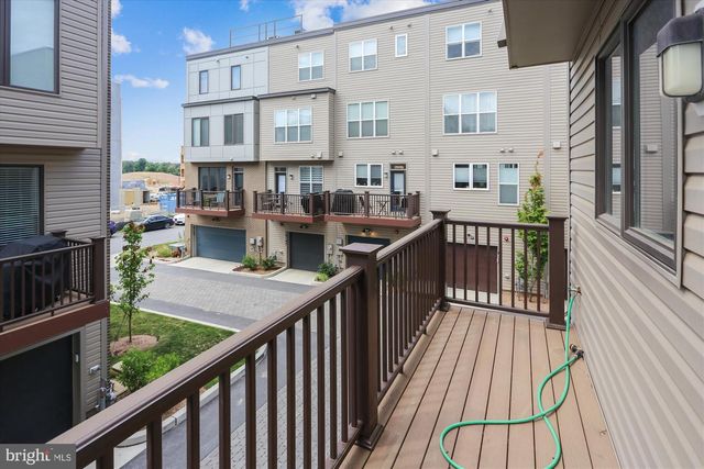 8060 RED HOOK ST, Rockville, MD 20855