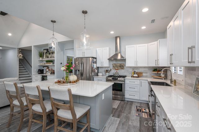 4290 Holly Circle NE, Conover, NC 28613