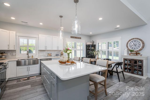 4290 Holly Circle NE, Conover, NC 28613