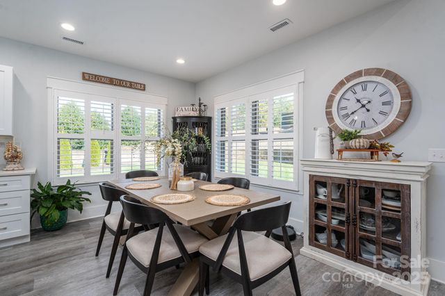 4290 Holly Circle NE, Conover, NC 28613