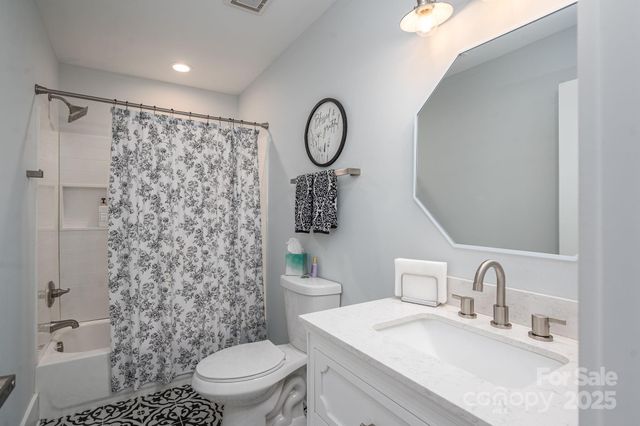 4290 Holly Circle NE, Conover, NC 28613