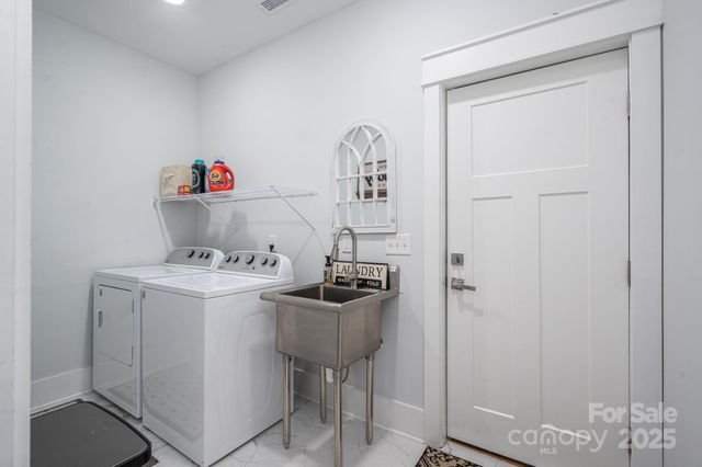 4290 Holly Circle NE, Conover, NC 28613