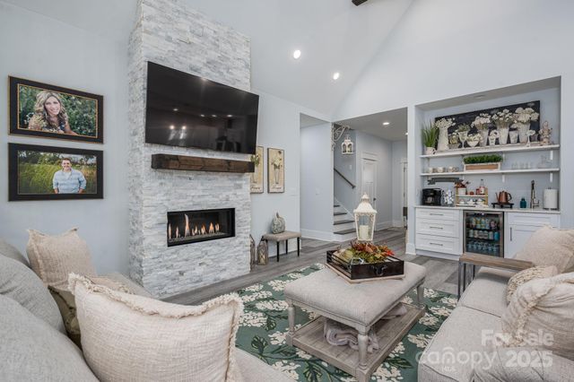 4290 Holly Circle NE, Conover, NC 28613