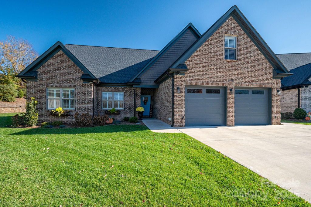 4290 Holly Circle NE, Conover, NC 28613