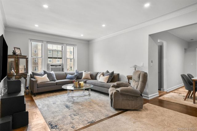 21 N Chatsworth Avenue 3C, Larchmont, NY 10538