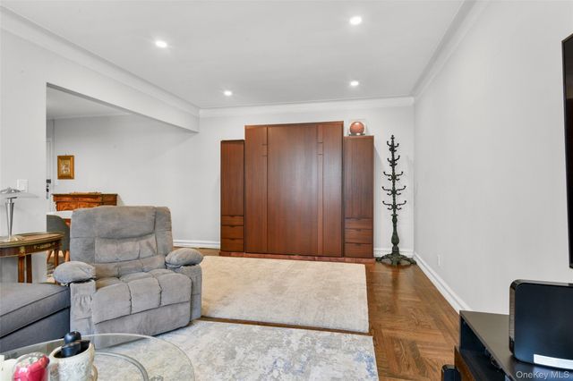 21 N Chatsworth Avenue 3C, Larchmont, NY 10538