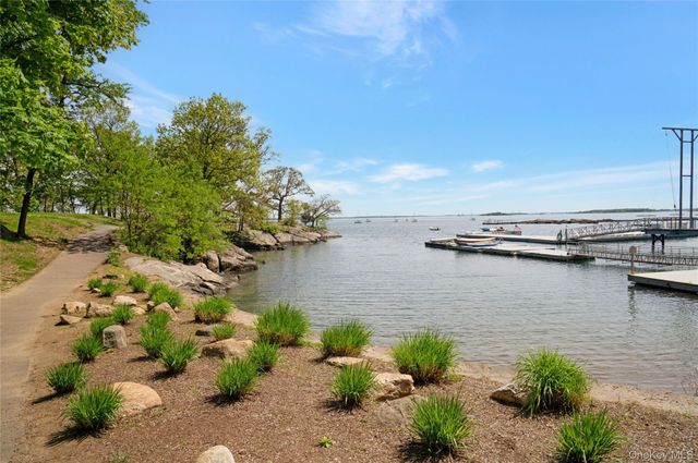 21 N Chatsworth Avenue 3C, Larchmont, NY 10538