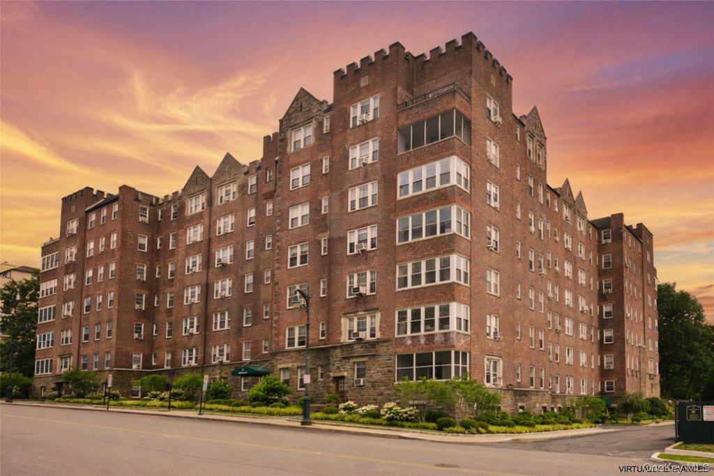 21 N Chatsworth Avenue 3C, Larchmont, NY 10538