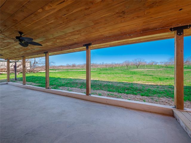 342 Private Road 4295, Rockdale, TX 76567