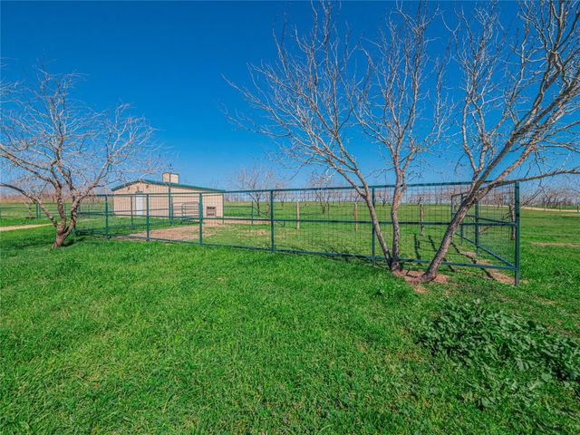342 Private Road 4295, Rockdale, TX 76567