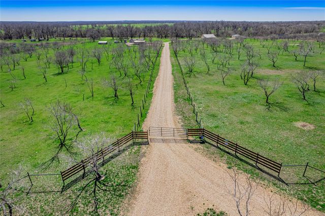 342 Private Road 4295, Rockdale, TX 76567