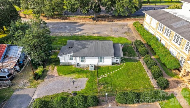 213 Colombo Street NW, Valdese, NC 28690
