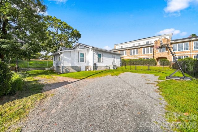 213 Colombo Street NW, Valdese, NC 28690