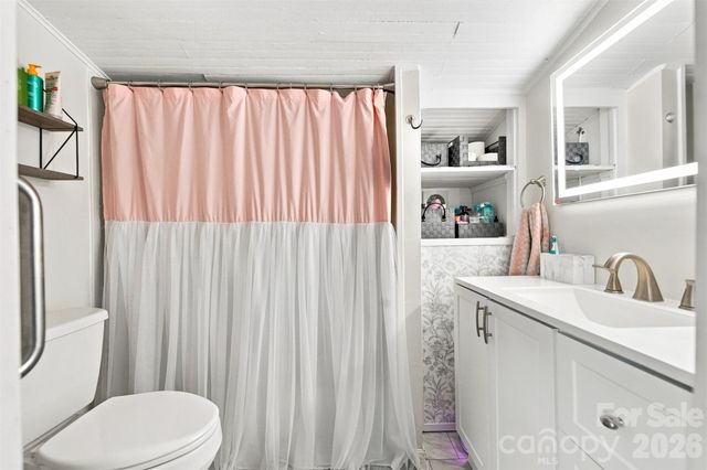 213 Colombo Street NW, Valdese, NC 28690
