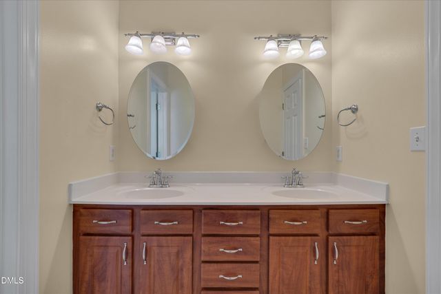 1008 Edenburghs Keep Drive, Knightdale, NC 27545