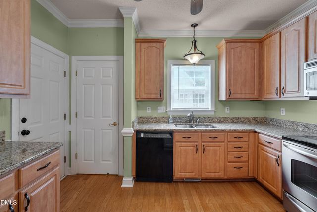 1008 Edenburghs Keep Drive, Knightdale, NC 27545