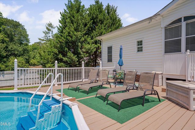 1008 Edenburghs Keep Drive, Knightdale, NC 27545