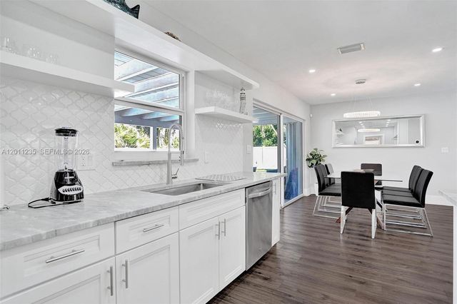 1247 SE 7th Ct, Deerfield Beach, FL 33441
