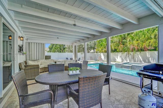1247 SE 7th Ct, Deerfield Beach, FL 33441