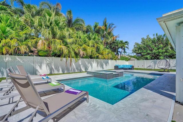 1247 SE 7th Ct, Deerfield Beach, FL 33441