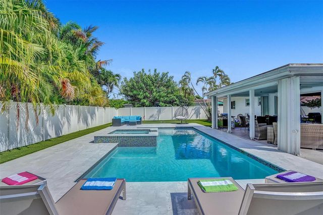 1247 SE 7th Ct, Deerfield Beach, FL 33441