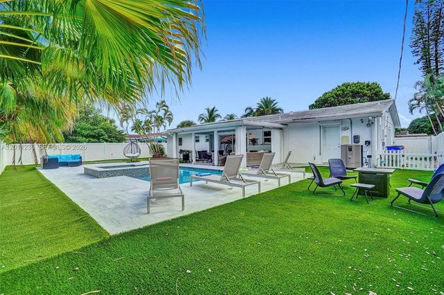 1247 SE 7th Ct, Deerfield Beach, FL 33441