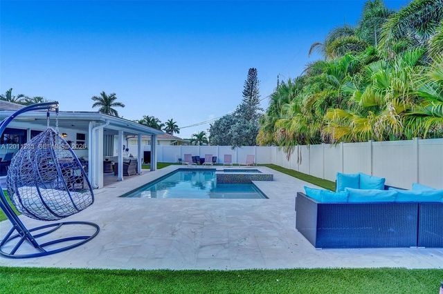 1247 SE 7th Ct, Deerfield Beach, FL 33441