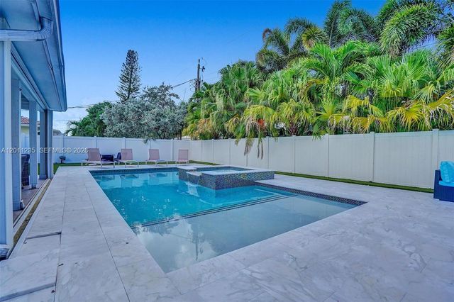 1247 SE 7th Ct, Deerfield Beach, FL 33441