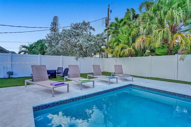 1247 SE 7th Ct, Deerfield Beach, FL 33441
