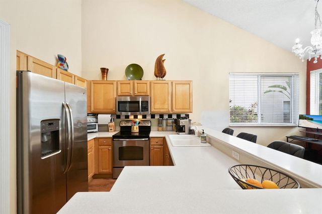 10569 Pelican Drive, Wellington, FL 33414