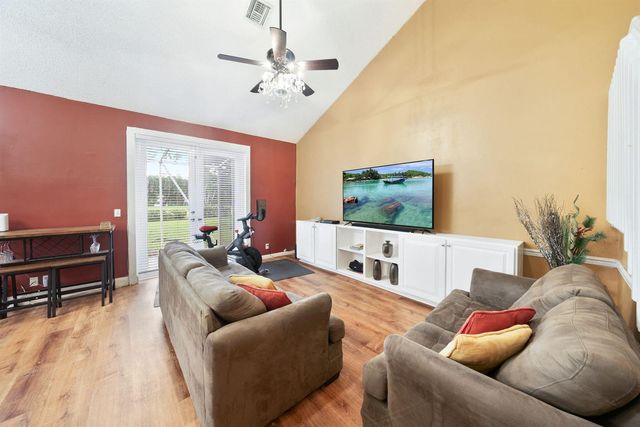 10569 Pelican Drive, Wellington, FL 33414