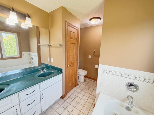 1103 Southern Hills Lane SW, Rochester, MN 55902