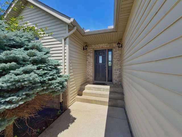 1103 Southern Hills Lane SW, Rochester, MN 55902