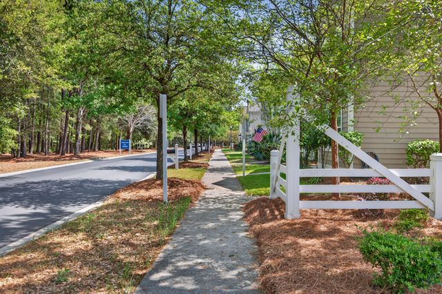 165 Village Ponds Drive, Summerville, SC 29483