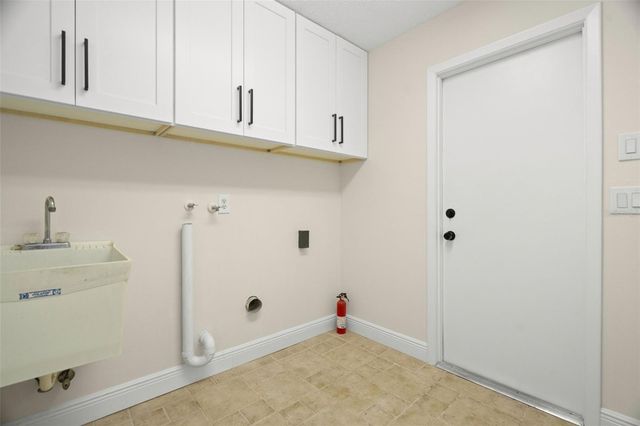 7439 VIENNA LANE, Port Richey, FL 34668