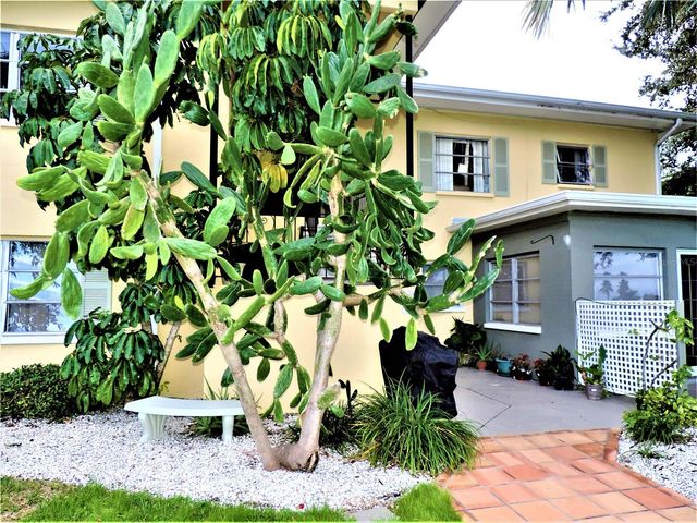 12175 3RD STREET E 10, Treasure Island, FL 33706