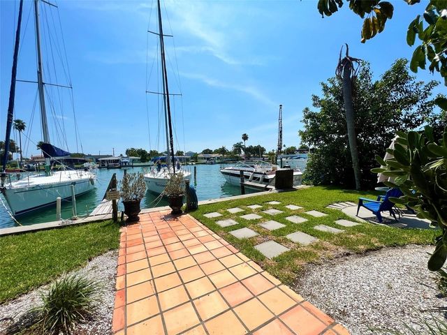 12175 3RD STREET E 10, Treasure Island, FL 33706