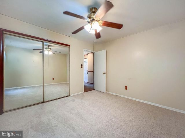 316 CRABTREE DR, Levittown, PA 19055